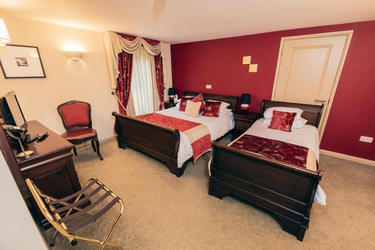 The Auberge Yaxley  Zewnętrze zdjęcie