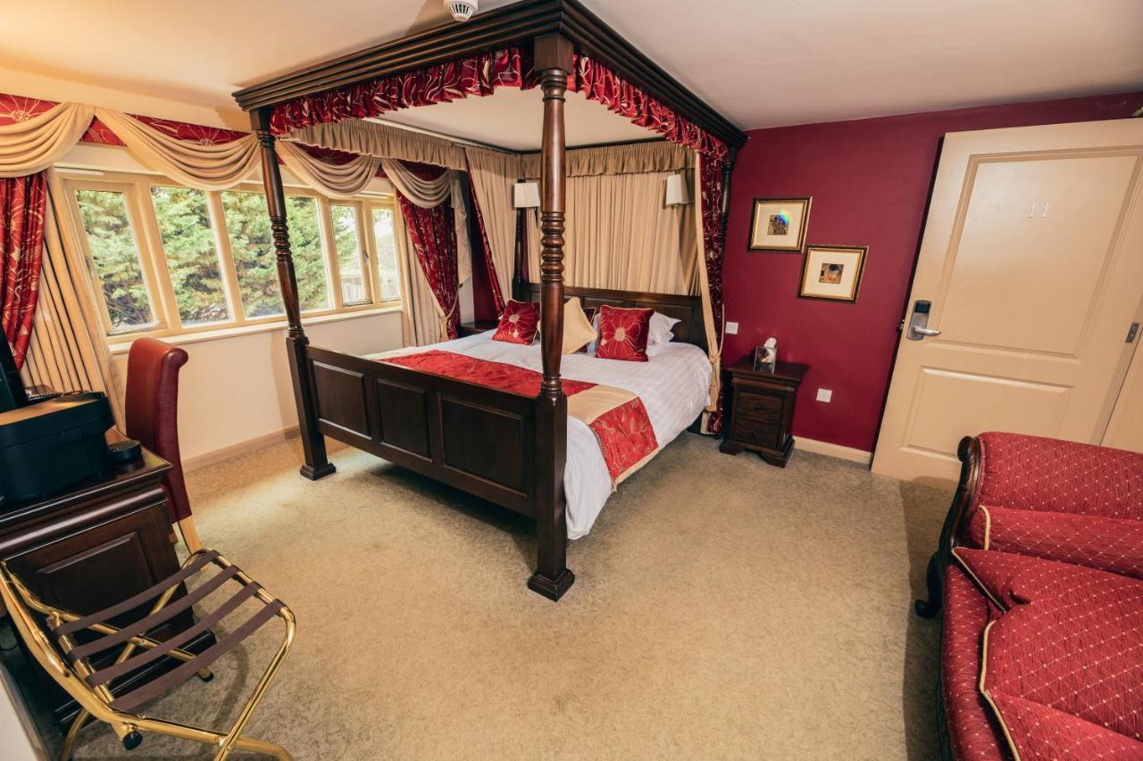The Auberge Yaxley  Zewnętrze zdjęcie