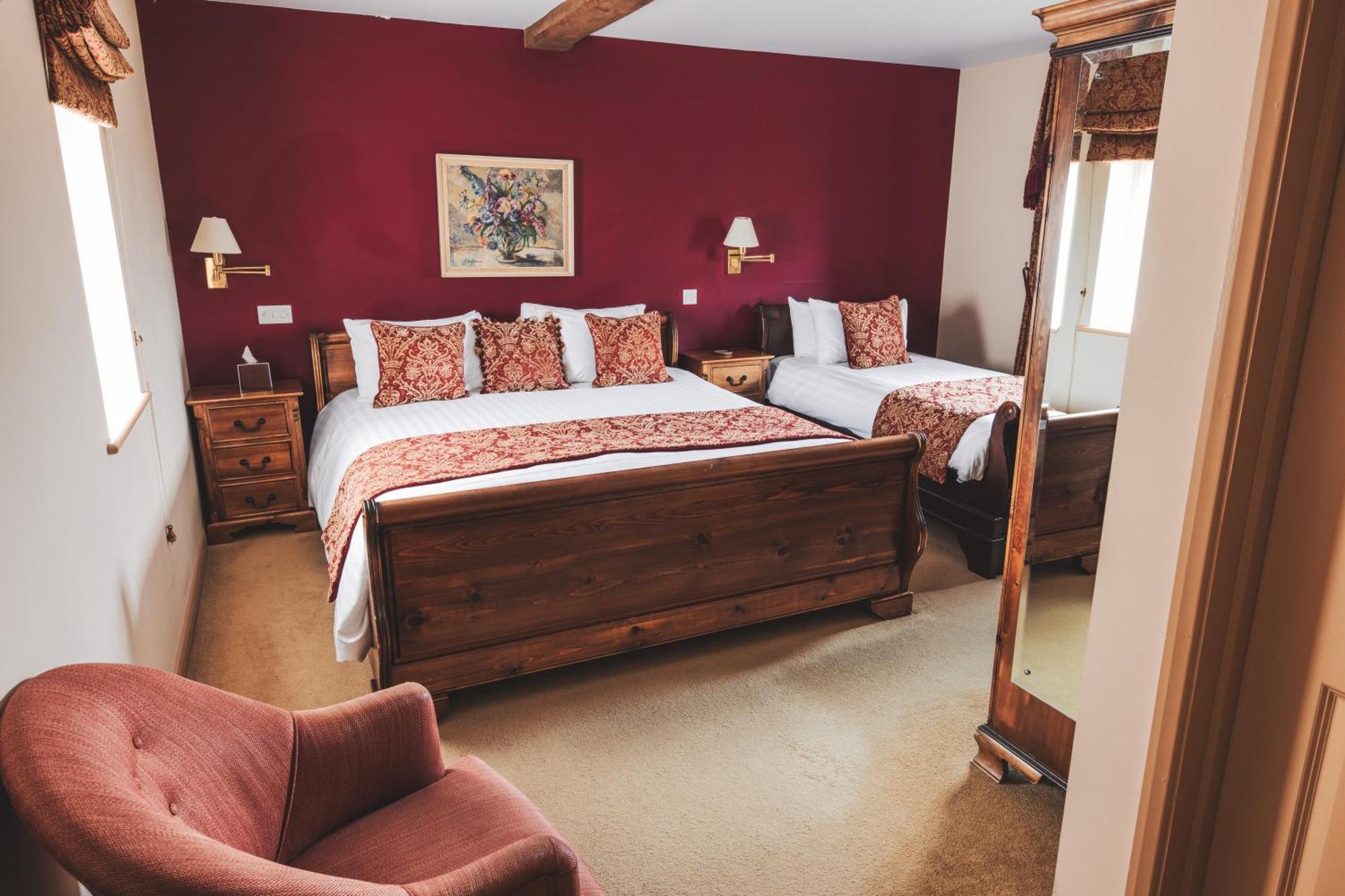 The Auberge Yaxley  Zewnętrze zdjęcie